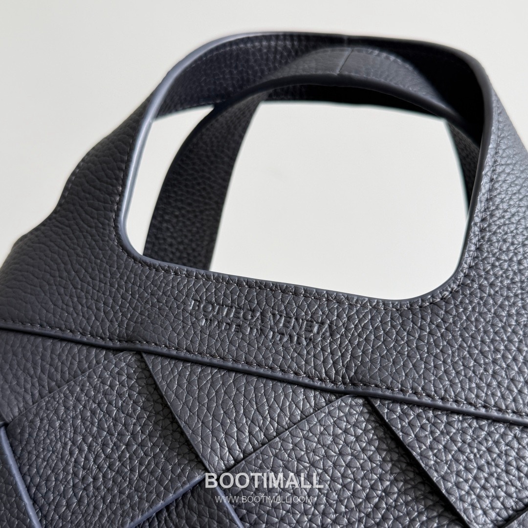 Bottega Veneta Diago Intrecciato Grained Calfskin Leather Black Crossbody Shoulder Bag 보테가베네타 디아고 인트레치아토 그레인 카프스킨 레더 블랙 크로스바디 숄더백 20145019 25cm 4