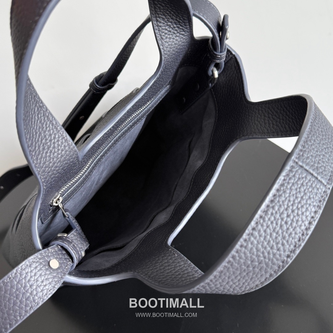 Bottega Veneta Diago Intrecciato Grained Calfskin Leather Black Crossbody Shoulder Bag 보테가베네타 디아고 인트레치아토 그레인 카프스킨 레더 블랙 크로스바디 숄더백 20145019 25cm 8