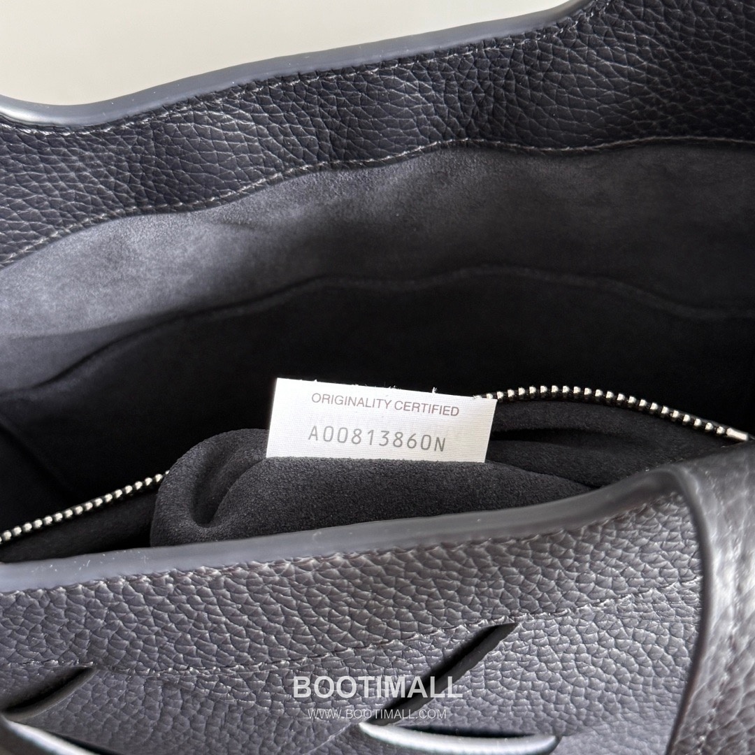 Bottega Veneta Diago Intrecciato Grained Calfskin Leather Black Crossbody Shoulder Bag 보테가베네타 디아고 인트레치아토 그레인 카프스킨 레더 블랙 크로스바디 숄더백 20145019 25cm 9