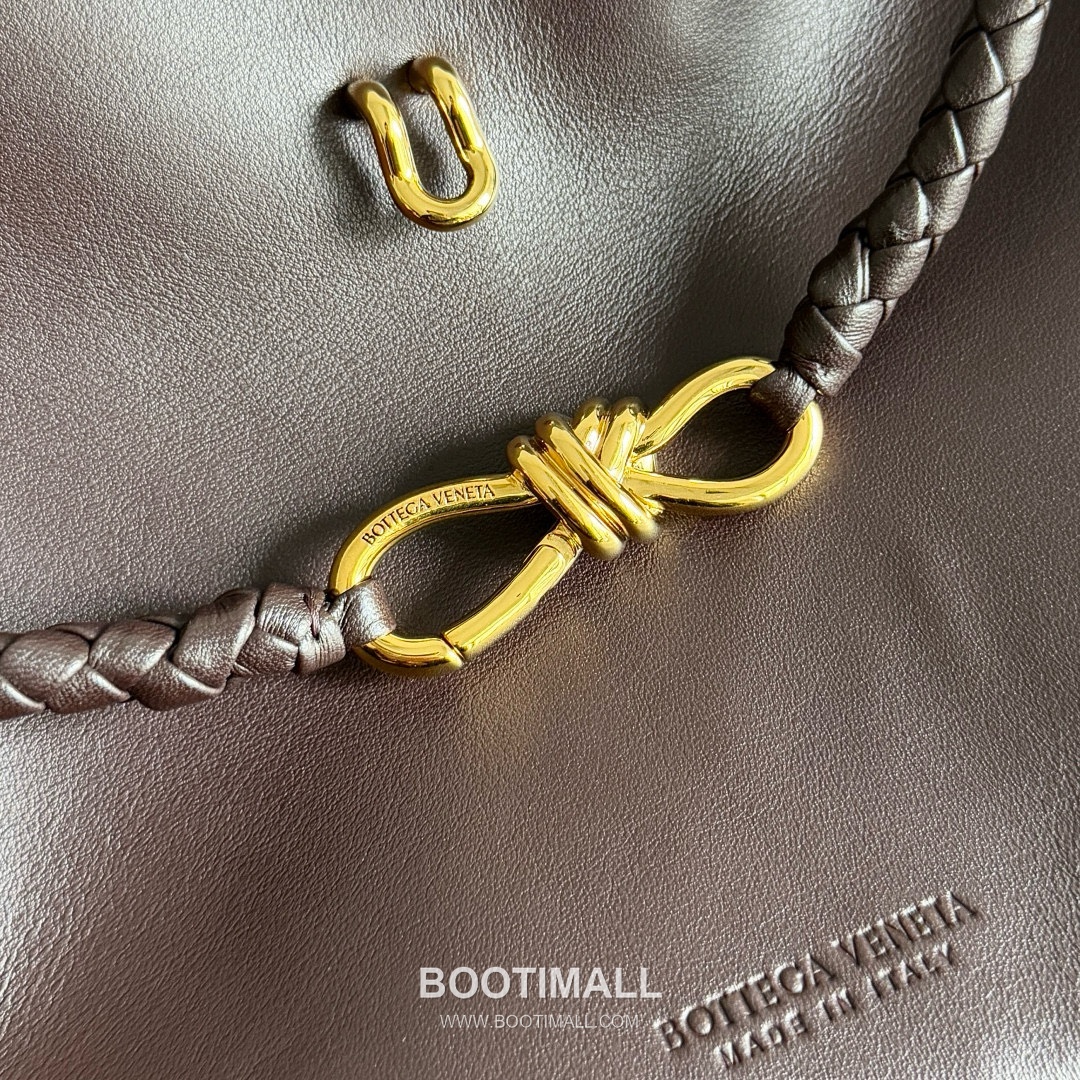 Bottega Veneta Ciao Ciao Smooth Calfskin Leather Black Knot Flap Top Handle Shoulder Bag 보테가베네타 차오차오 스무스 카프스킨 레더 블랙 노트 플랩 탑핸들 숄더백 20191980 34cm 3