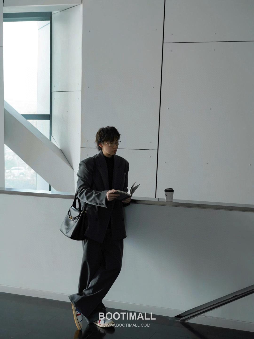 Bottega Veneta Ciao Ciao Smooth Calfskin Leather Black Knot Flap Top Handle Shoulder Bag 보테가베네타 차오차오 스무스 카프스킨 레더 블랙 노트 플랩 탑핸들 숄더백 20191980 34cm 5