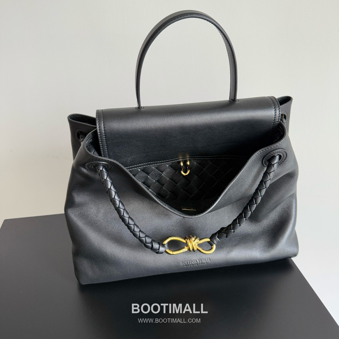 Bottega Veneta Ciao Ciao Smooth Calfskin Leather Black Knot Flap Top Handle Shoulder Bag 보테가베네타 차오차오 스무스 카프스킨 레더 블랙 노트 플랩 탑핸들 숄더백 20191980 34cm 11