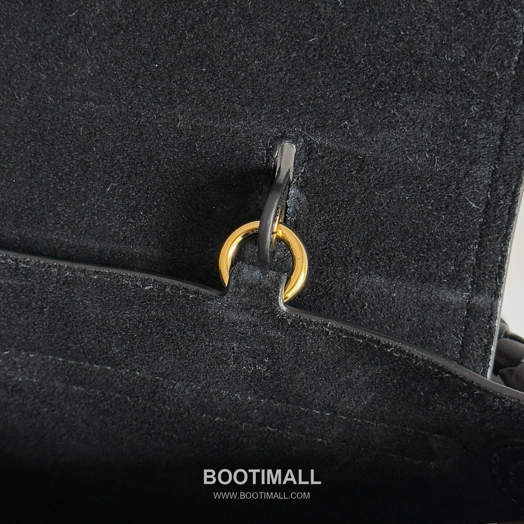 Bottega Veneta Ciao Ciao Smooth Calfskin Leather Black Knot Flap Top Handle Shoulder Bag 보테가베네타 차오차오 스무스 카프스킨 레더 블랙 노트 플랩 탑핸들 숄더백 20191980 34cm 14