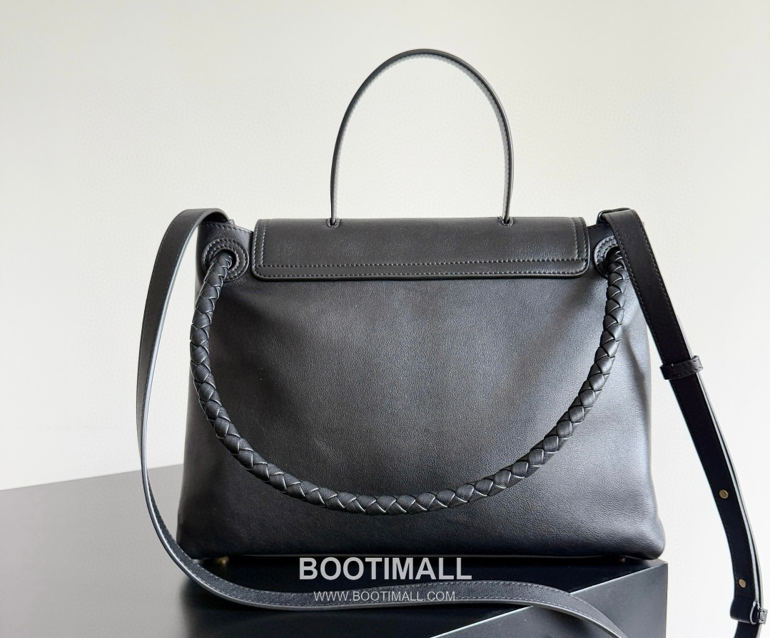 Bottega Veneta Ciao Ciao Smooth Calfskin Leather Black Knot Flap Top Handle Shoulder Bag 보테가베네타 차오차오 스무스 카프스킨 레더 블랙 노트 플랩 탑핸들 숄더백 20191980 34cm 20