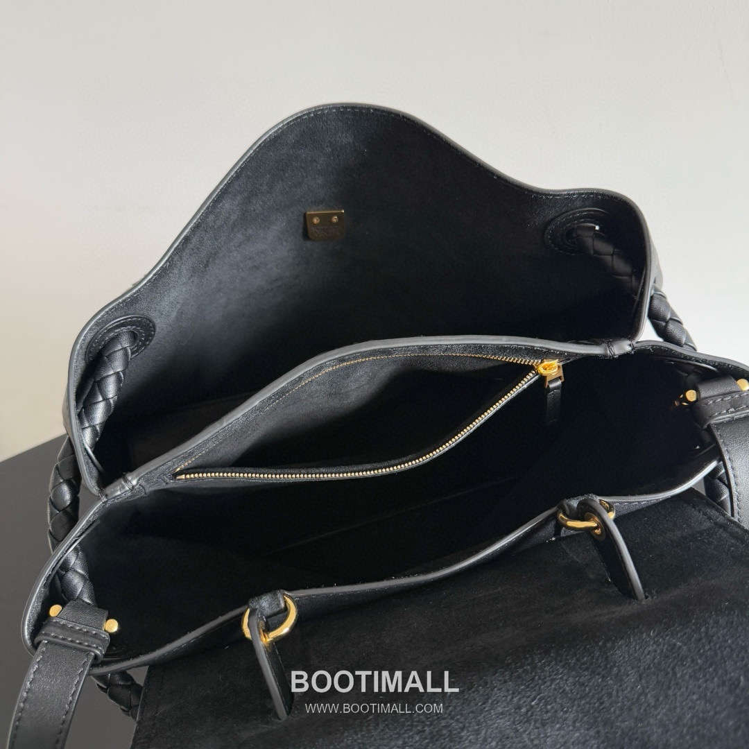 Bottega Veneta Ciao Ciao Smooth Calfskin Leather Black Knot Flap Top Handle Shoulder Bag 보테가베네타 차오차오 스무스 카프스킨 레더 블랙 노트 플랩 탑핸들 숄더백 20191980 34cm 27