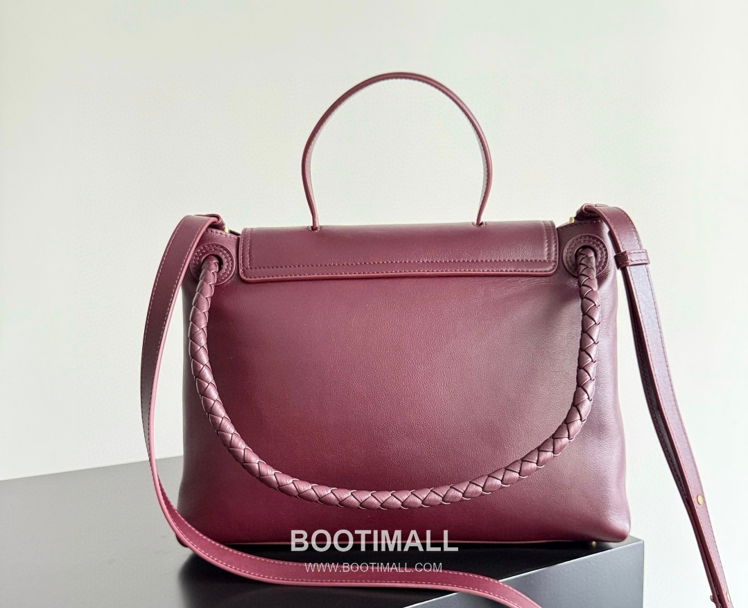 Bottega Veneta Ciao Ciao Smooth Calfskin Leather Black Knot Flap Top Handle Shoulder Bag 보테가베네타 차오차오 스무스 카프스킨 레더 블랙 노트 플랩 탑핸들 숄더백 20191980 34cm 11