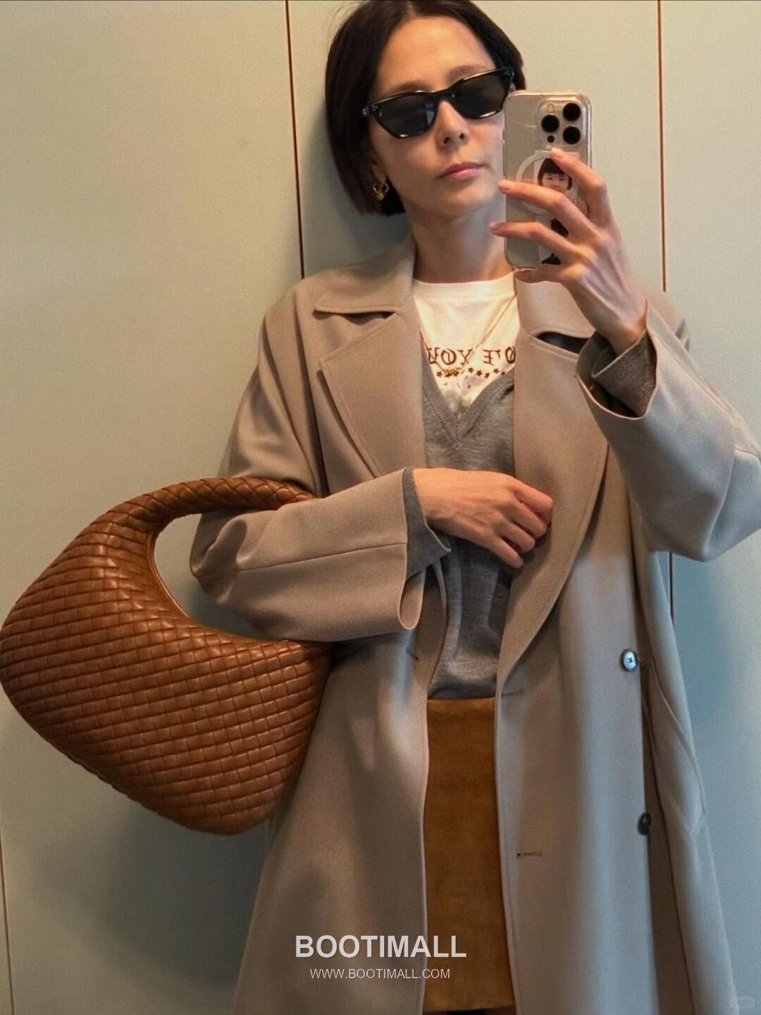 Bottega Veneta Nappa Supple Lambskin Leather Black Dumpling Hobo Shoulder Bag 보테가베네타 나파 서플 램스킨 레더 블랙 만두형 호보 숄더백 20191680 44cm 3