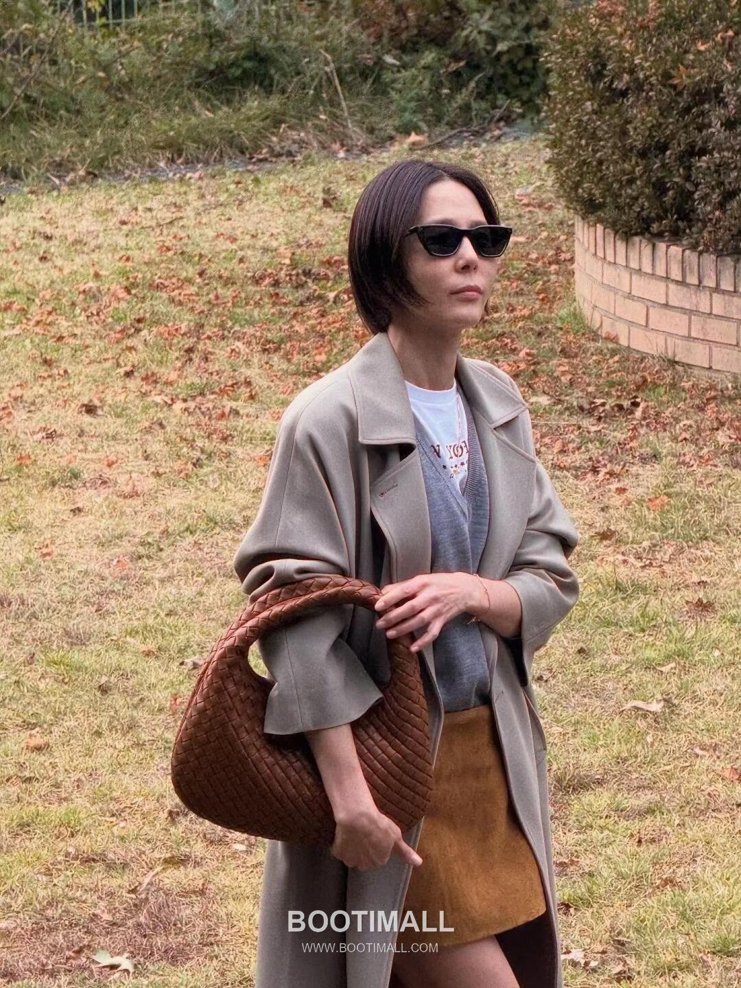 Bottega Veneta Nappa Supple Lambskin Leather Black Dumpling Hobo Shoulder Bag 보테가베네타 나파 서플 램스킨 레더 블랙 만두형 호보 숄더백 20191680 44cm 4