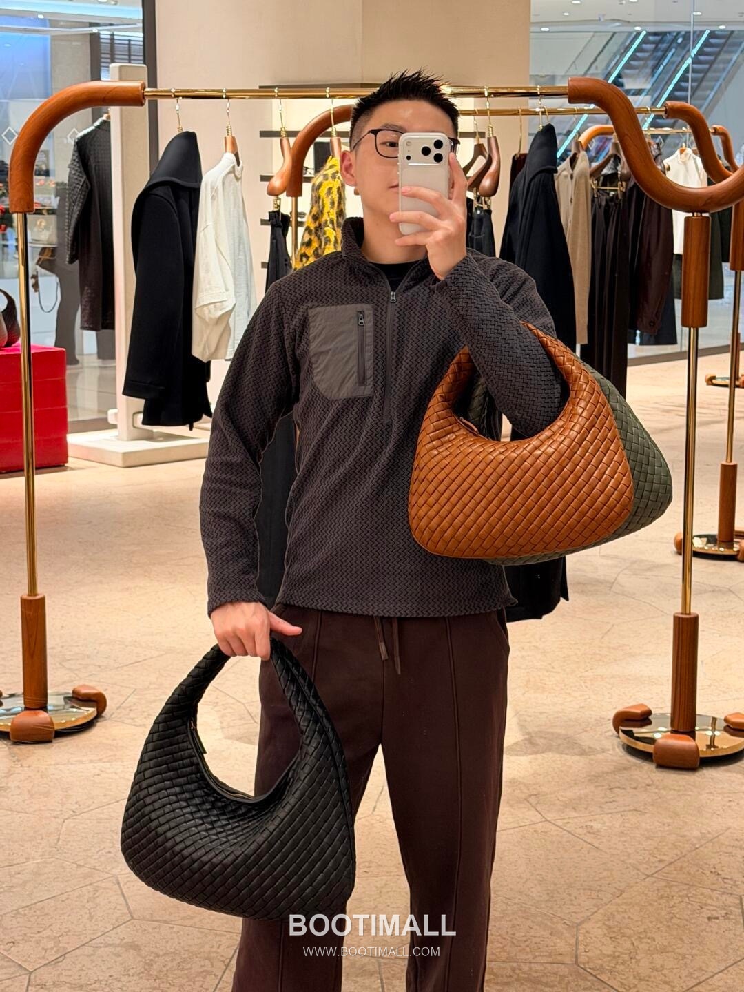 Bottega Veneta Nappa Supple Lambskin Leather Black Dumpling Hobo Shoulder Bag 보테가베네타 나파 서플 램스킨 레더 블랙 만두형 호보 숄더백 20191680 44cm 9