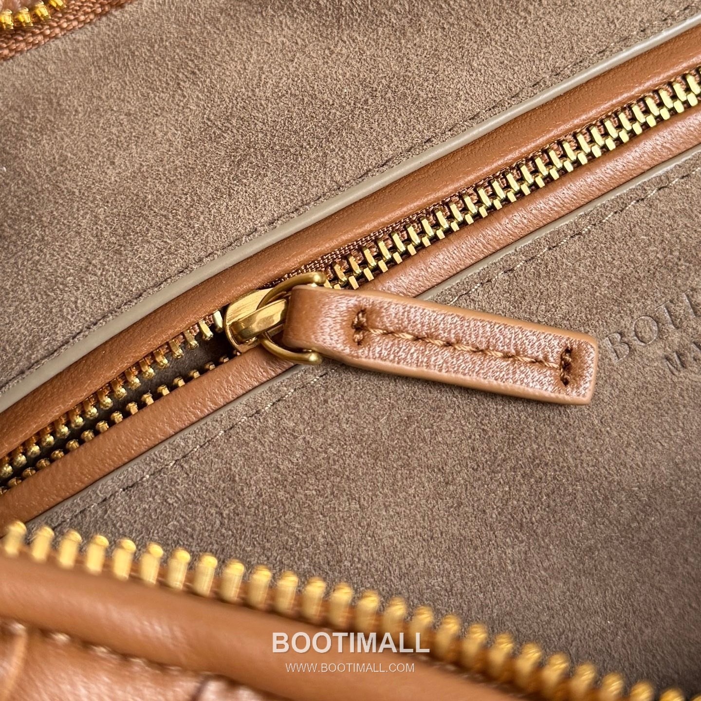 Bottega Veneta Nappa Supple Lambskin Leather Black Dumpling Hobo Shoulder Bag 보테가베네타 나파 서플 램스킨 레더 블랙 만두형 호보 숄더백 20191680 44cm 16