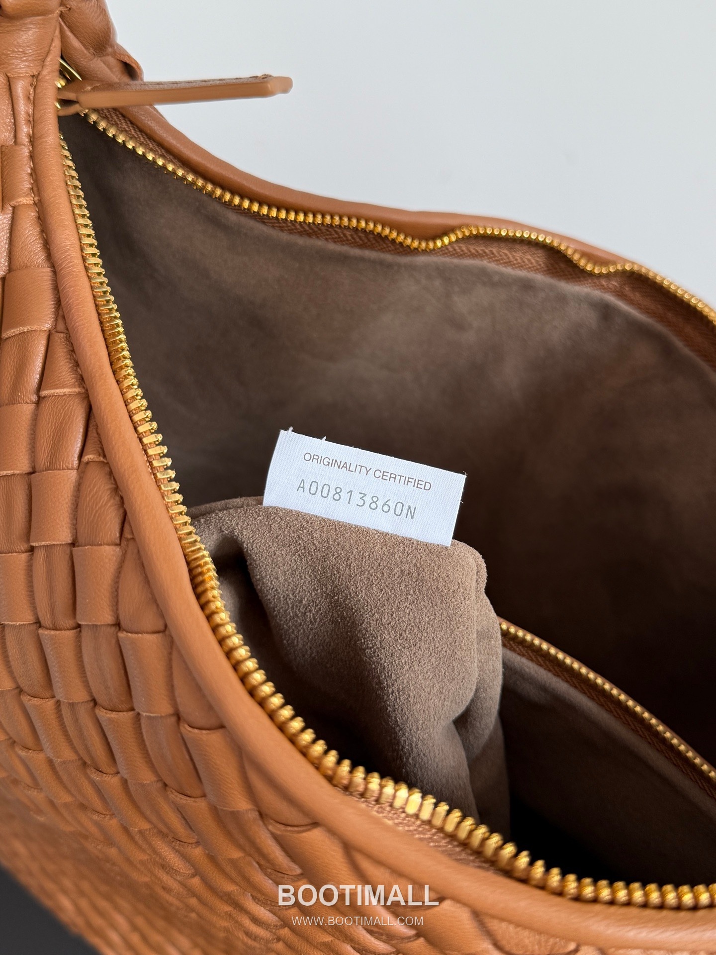 Bottega Veneta Nappa Supple Lambskin Leather Black Dumpling Hobo Shoulder Bag 보테가베네타 나파 서플 램스킨 레더 블랙 만두형 호보 숄더백 20191680 44cm 17