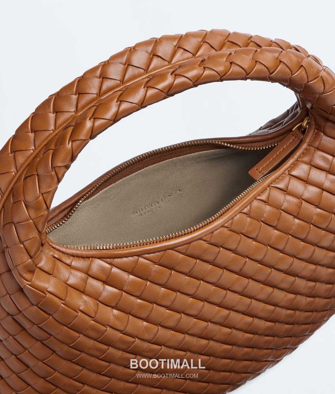 Bottega Veneta Nappa Supple Lambskin Leather Black Dumpling Hobo Shoulder Bag 보테가베네타 나파 서플 램스킨 레더 블랙 만두형 호보 숄더백 20191680 44cm 21