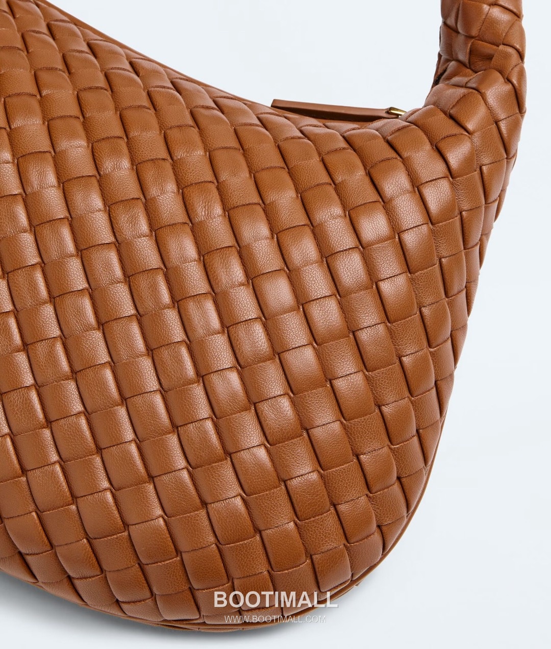 Bottega Veneta Nappa Supple Lambskin Leather Black Dumpling Hobo Shoulder Bag 보테가베네타 나파 서플 램스킨 레더 블랙 만두형 호보 숄더백 20191680 44cm 23