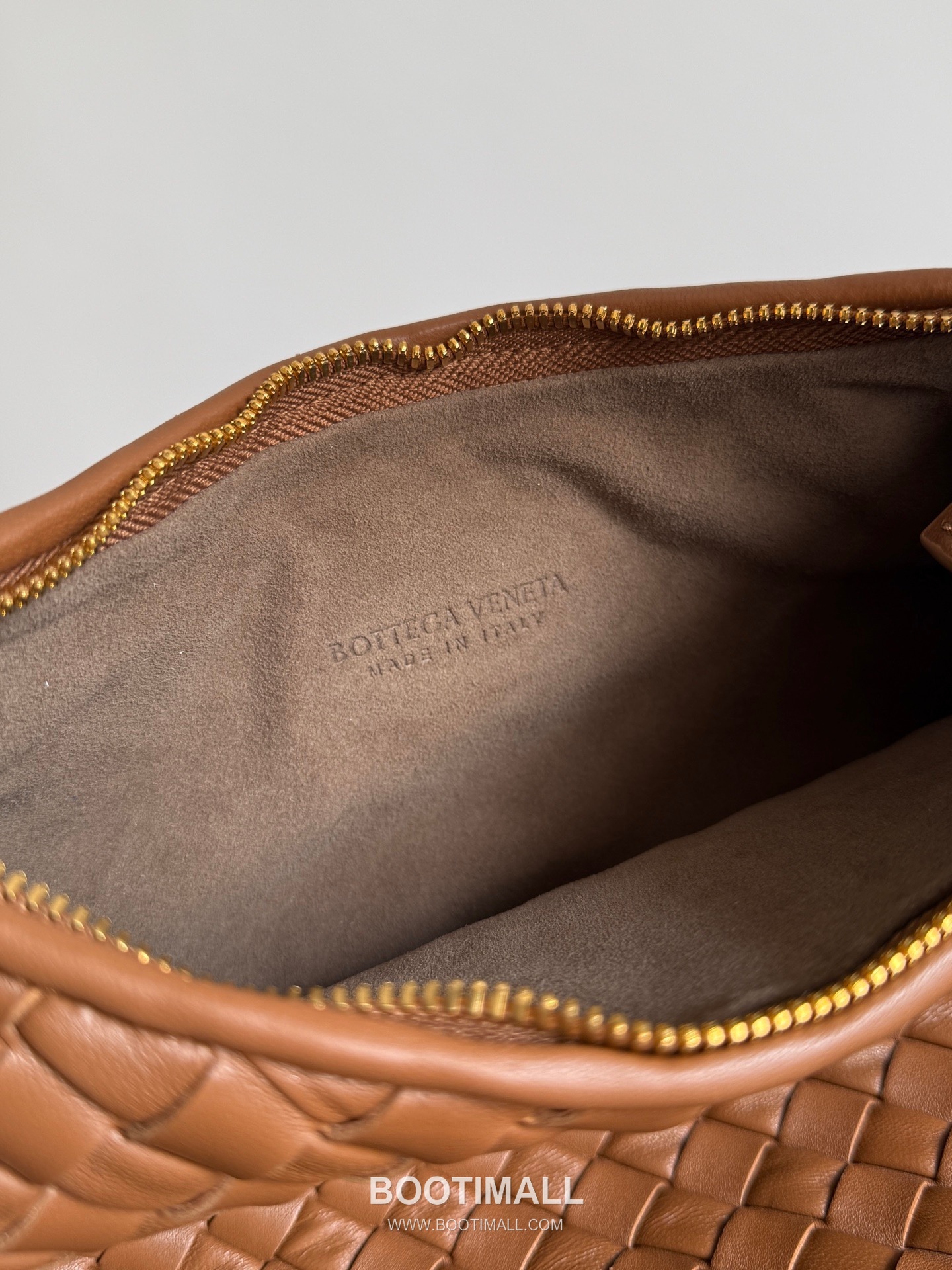 Bottega Veneta Nappa Supple Lambskin Leather Black Dumpling Hobo Shoulder Bag 보테가베네타 나파 서플 램스킨 레더 블랙 만두형 호보 숄더백 20191480 35cm 8