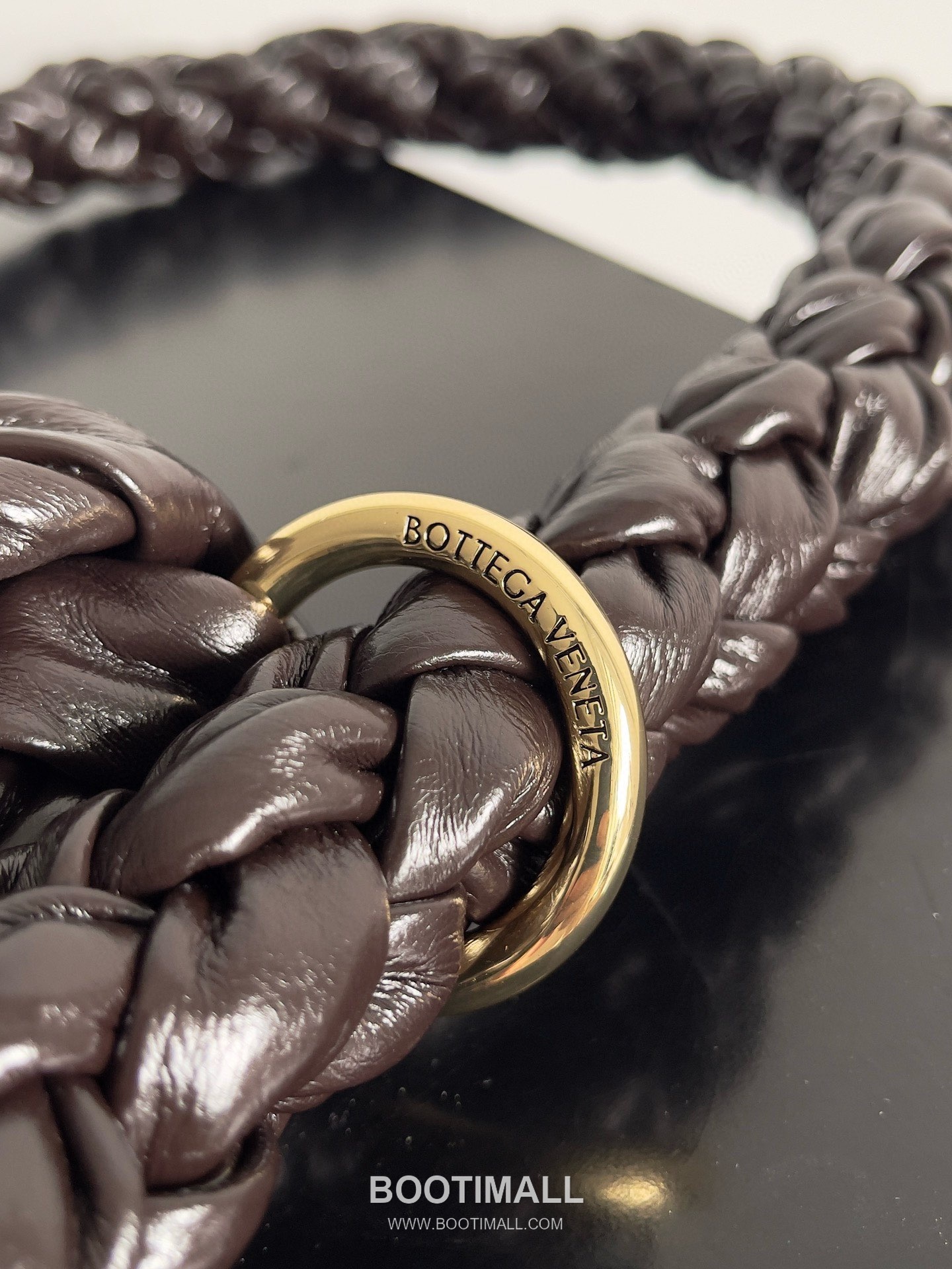 Bottega Veneta Kalimero Citta Intrecciato Calfskin Leather Black Knot Shoulder Bag 보테가베네타 칼리메로 치타 인트레치아토 카프스킨 레더 블랙 매듭 숄더백 20192380 25cm 14