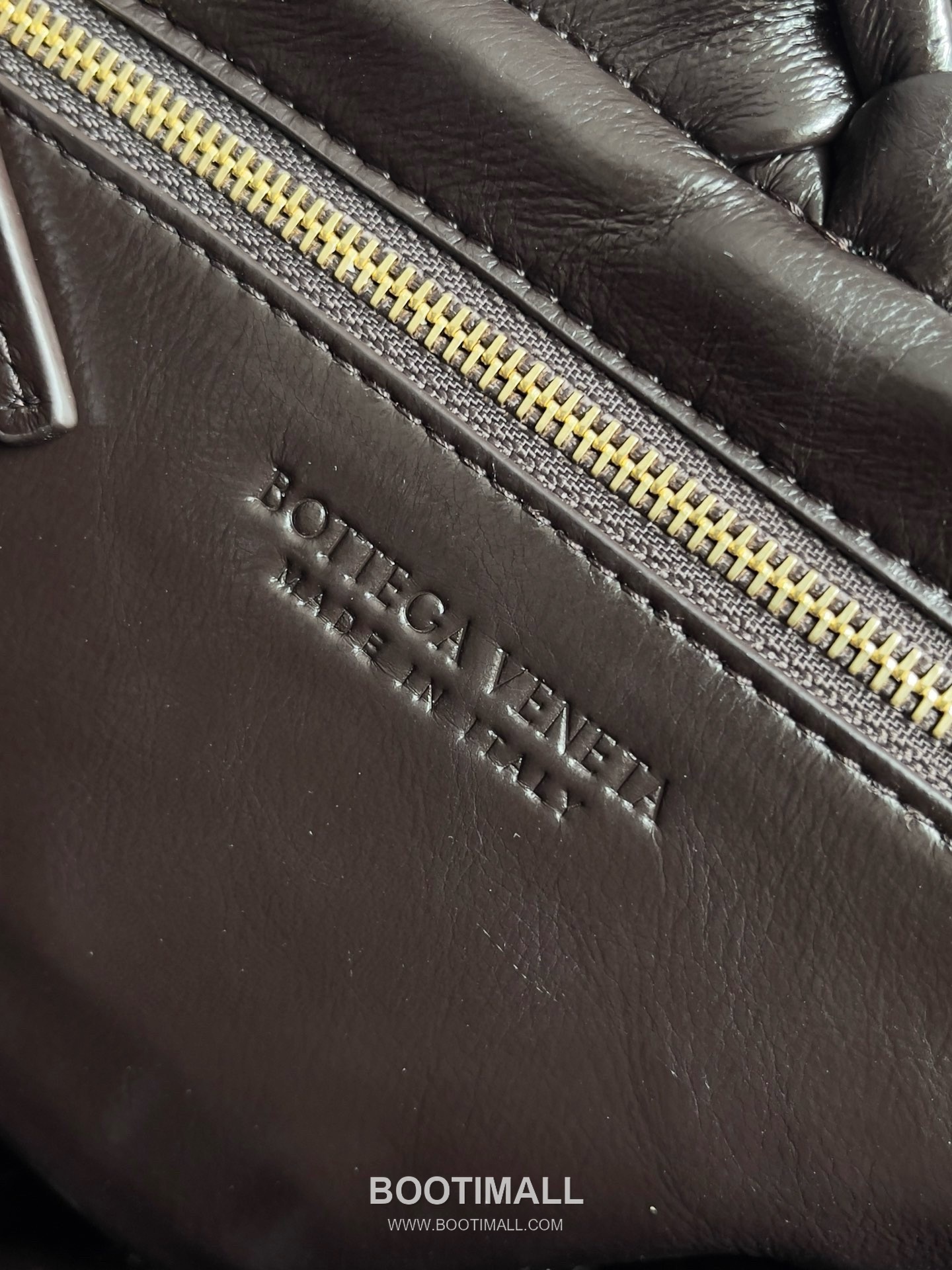 Bottega Veneta Kalimero Citta Intrecciato Calfskin Leather Black Knot Shoulder Bag 보테가베네타 칼리메로 치타 인트레치아토 카프스킨 레더 블랙 매듭 숄더백 20192380 25cm 16