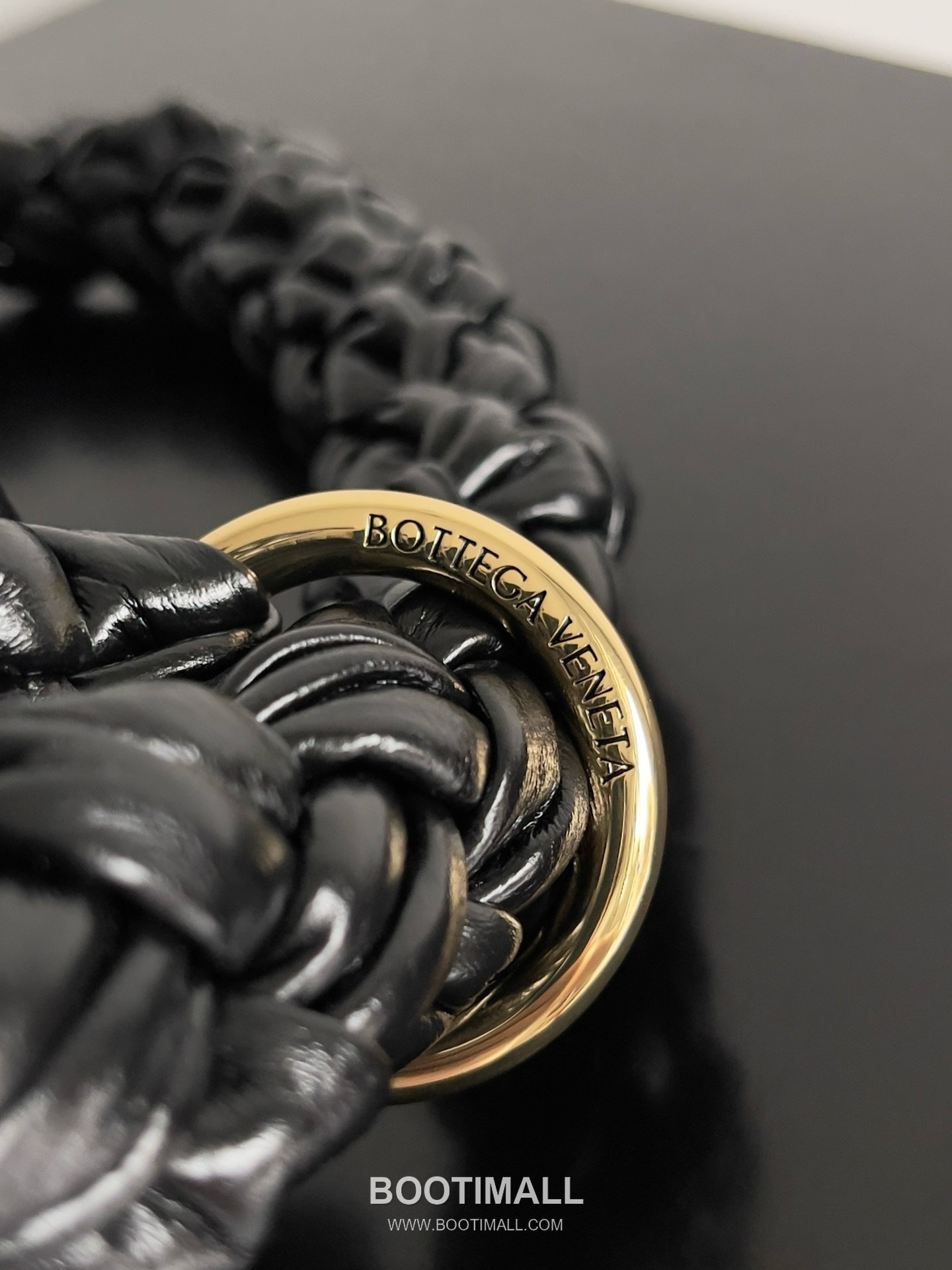 Bottega Veneta Kalimero Citta Intrecciato Calfskin Leather Black Knot Shoulder Bag 보테가베네타 칼리메로 치타 인트레치아토 카프스킨 레더 블랙 매듭 숄더백 20192380 25cm 6