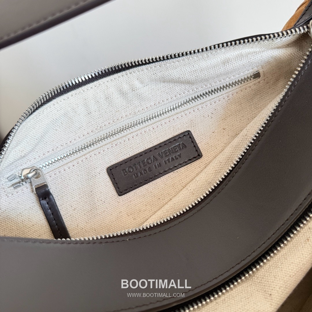 Bottega Veneta Tribeca Intrecciato Calfskin Leather Black Double Zip Crossbody Shoulder Bag 보테가베네타 트라이베카 인트레치아토 카프스킨 레더 블랙 더블 지퍼 크로스바디 숄더백 20191280 30.5cm 13