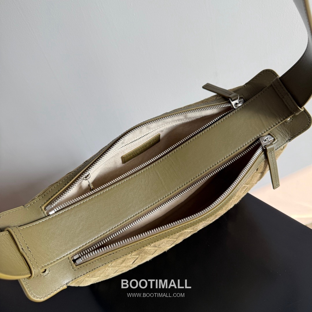 Bottega Veneta Tribeca Intrecciato Calfskin Leather Black Double Zip Crossbody Shoulder Bag 보테가베네타 트라이베카 인트레치아토 카프스킨 레더 블랙 더블 지퍼 크로스바디 숄더백 20191280 30.5cm 12