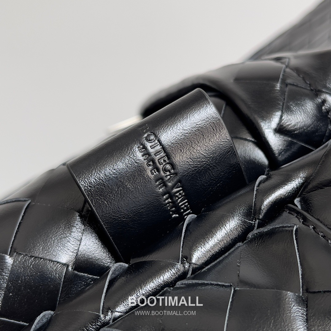 Bottega Veneta Calfskin Leather Black Backpack 보테가베네타 카프스킨 레더 블랙 백팩 20191800 41cm 7