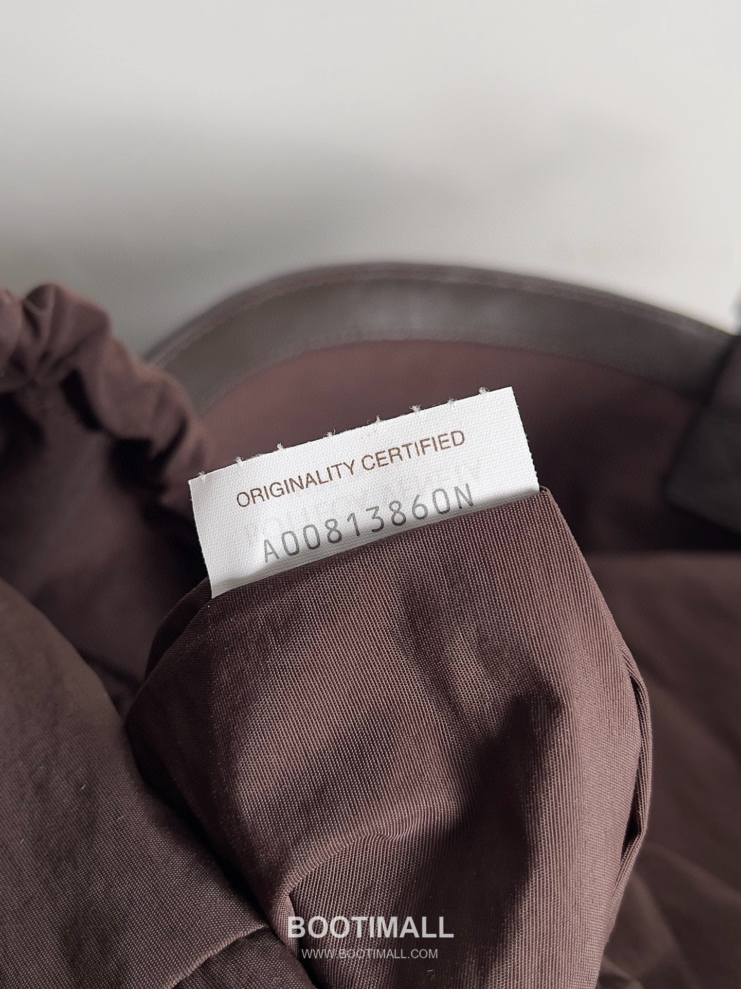 Bottega Veneta Intrecciato Calfskin Leather Black Double Buckle Flap Backpack 보테가베네타 인트레치아토 카프스킨 레더 블랙 더블 버클 플랩 백팩 20192180 38cm 7