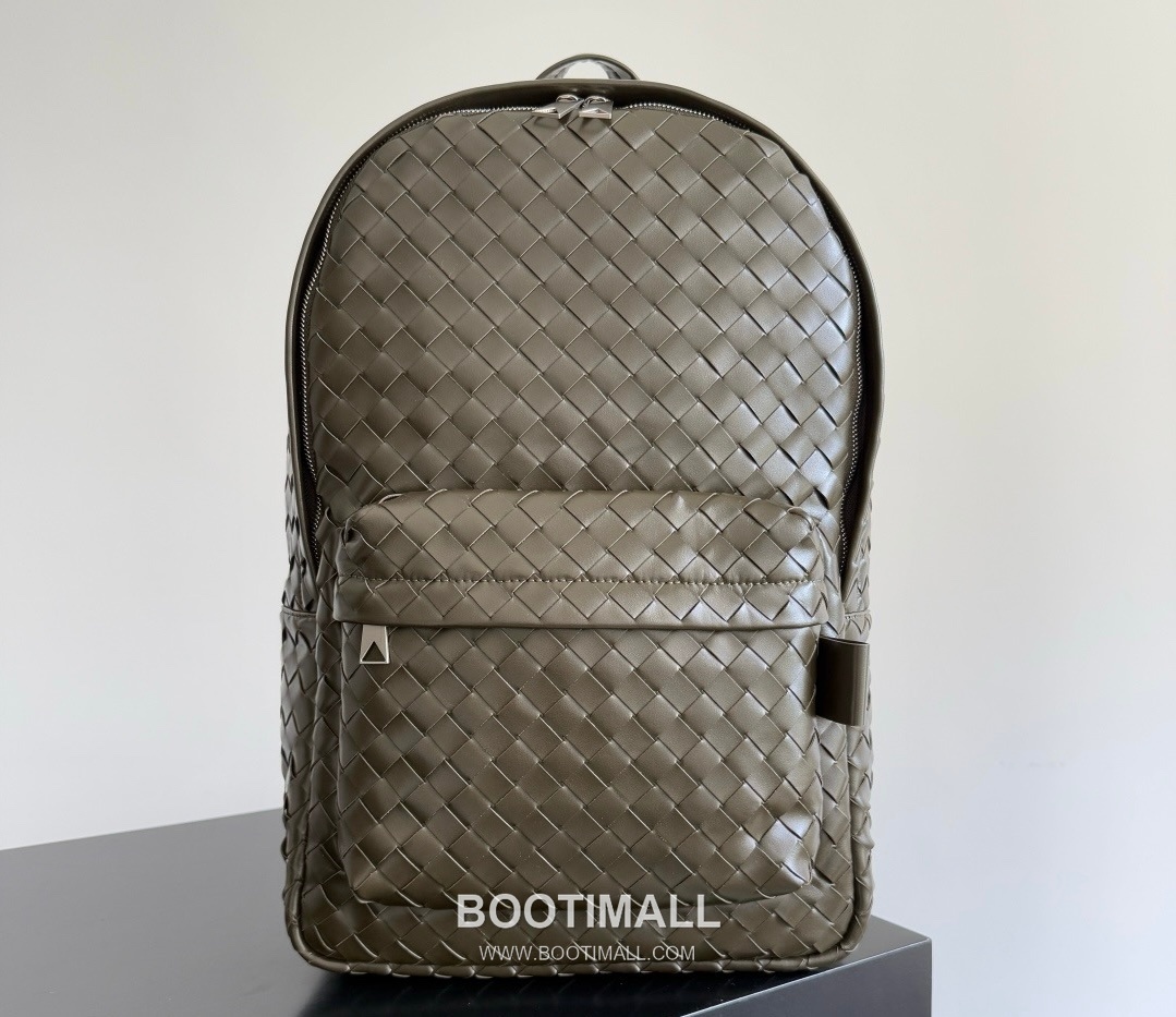 Bottega Veneta Calfskin Leather Black Backpack 보테가베네타 카프스킨 레더 블랙 백팩 20191800 41cm 1