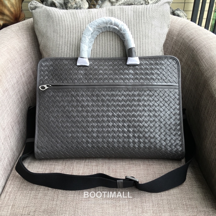 Bottega Veneta Calfskin Leather Black Top Handle Crossbody Briefcase Bag 보테가베네타 카프스킨 레더 블랙 탑핸들 크로스바디 브리프케이스백 20192000 40cm 1