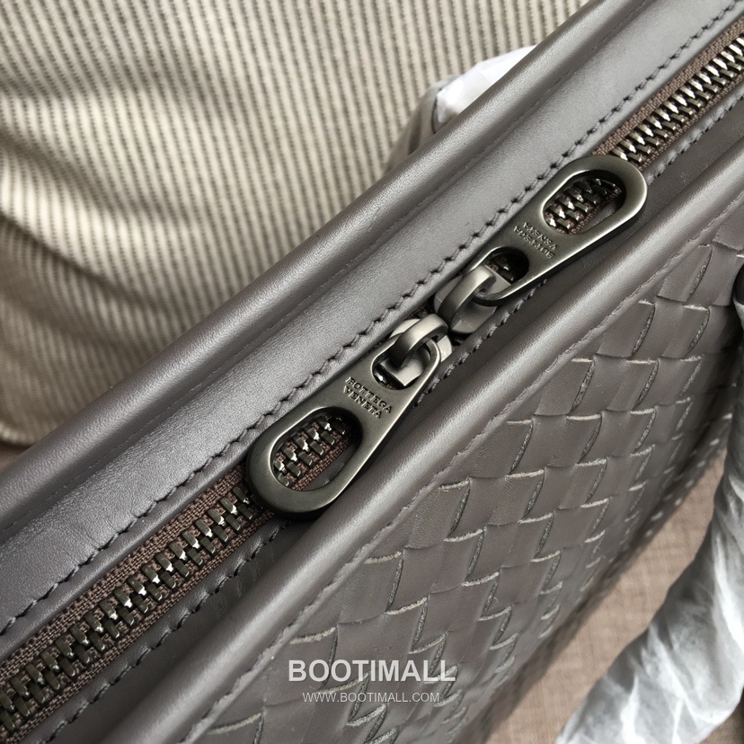 Bottega Veneta Calfskin Leather Black Top Handle Crossbody Briefcase Bag 보테가베네타 카프스킨 레더 블랙 탑핸들 크로스바디 브리프케이스백 20192000 40cm 4