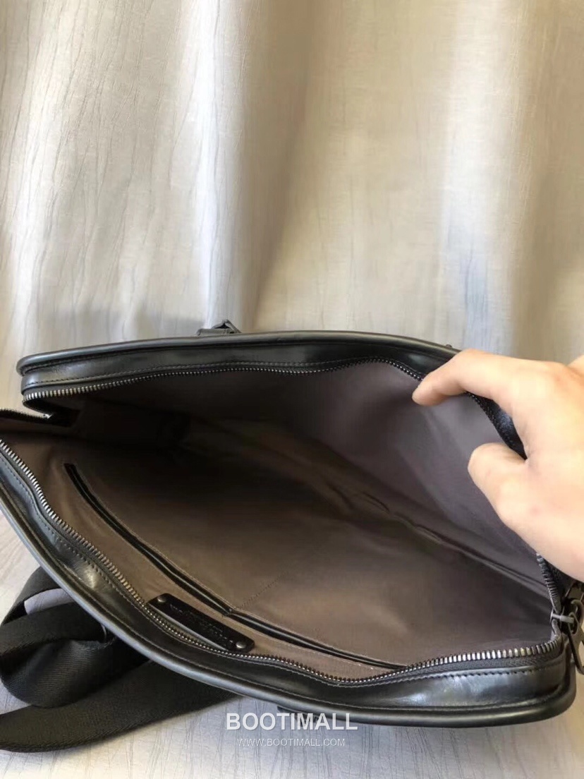 Bottega Veneta Calfskin Leather Black Top Handle Crossbody Briefcase Bag 보테가베네타 카프스킨 레더 블랙 탑핸들 크로스바디 브리프케이스백 20192000 40cm 6