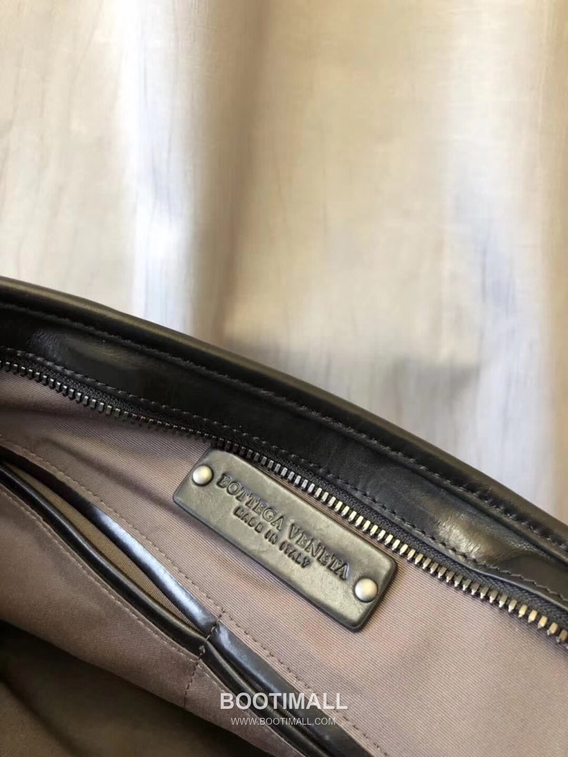 Bottega Veneta Calfskin Leather Black Top Handle Crossbody Briefcase Bag 보테가베네타 카프스킨 레더 블랙 탑핸들 크로스바디 브리프케이스백 20192000 40cm 7