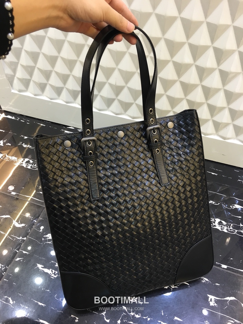 Bottega Veneta Calfskin Leather Black Adjustable Top Handle Tote Bag 보테가베네타 카프스킨 레더 블랙 조절형 탑핸들 토트백 20191800 37cm 11
