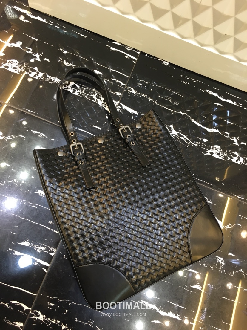 Bottega Veneta Calfskin Leather Black Adjustable Top Handle Tote Bag 보테가베네타 카프스킨 레더 블랙 조절형 탑핸들 토트백 20191800 37cm 14