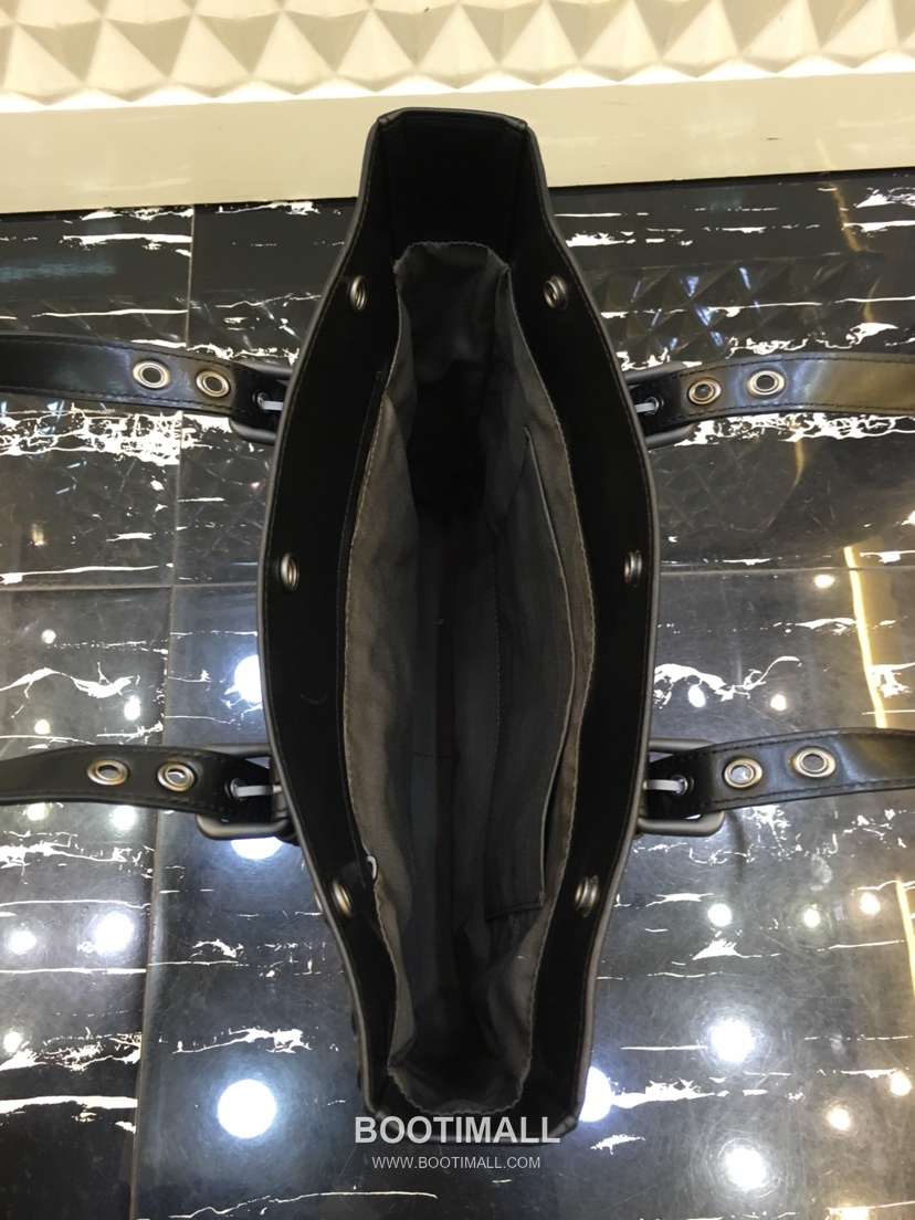 Bottega Veneta Calfskin Leather Black Adjustable Top Handle Tote Bag 보테가베네타 카프스킨 레더 블랙 조절형 탑핸들 토트백 20191800 37cm 15