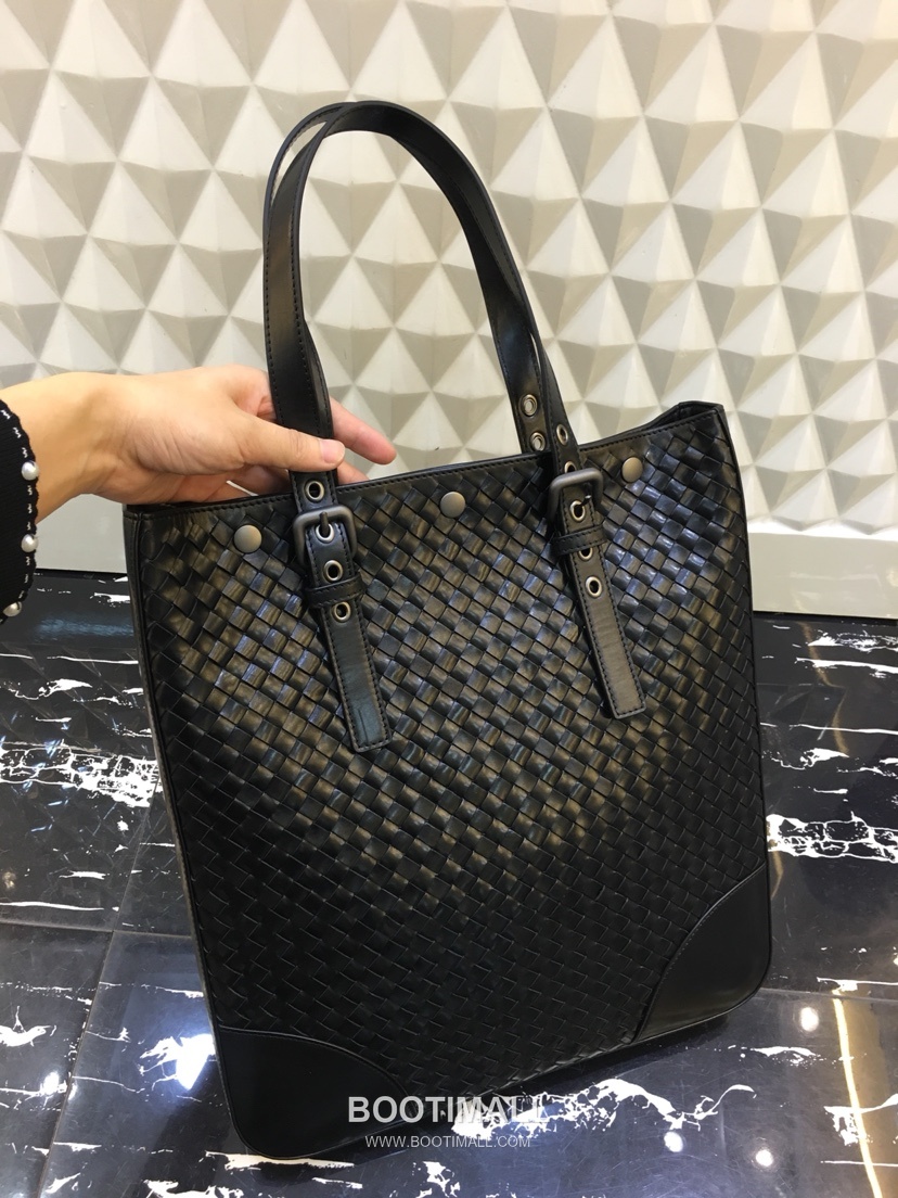 Bottega Veneta Calfskin Leather Black Adjustable Top Handle Tote Bag 보테가베네타 카프스킨 레더 블랙 조절형 탑핸들 토트백 20191800 37cm 18