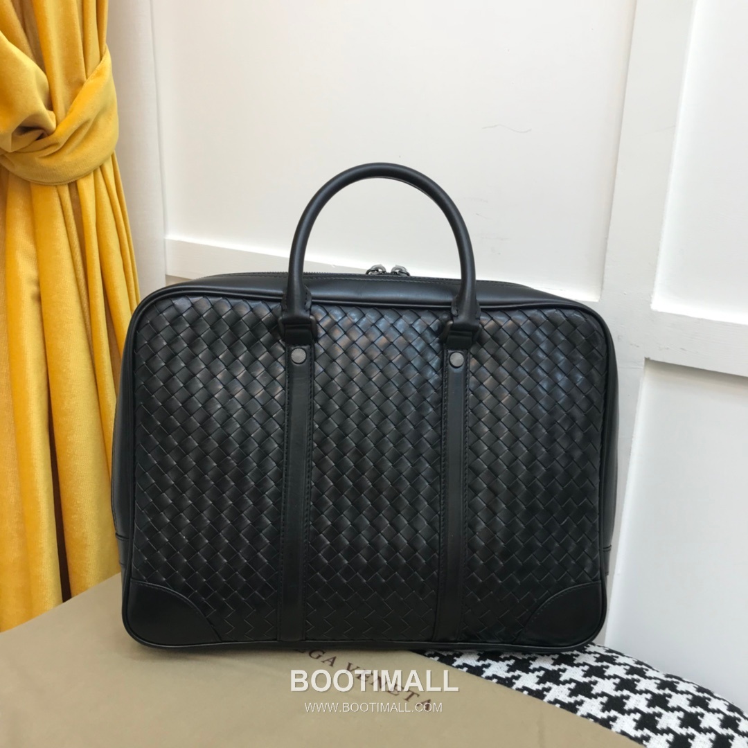Bottega Veneta Calfskin Leather Black Top Handle Briefcase Bag 보테가베네타 카프스킨 레더 블랙 탑핸들 브리프케이스백 20191700 35cm 1