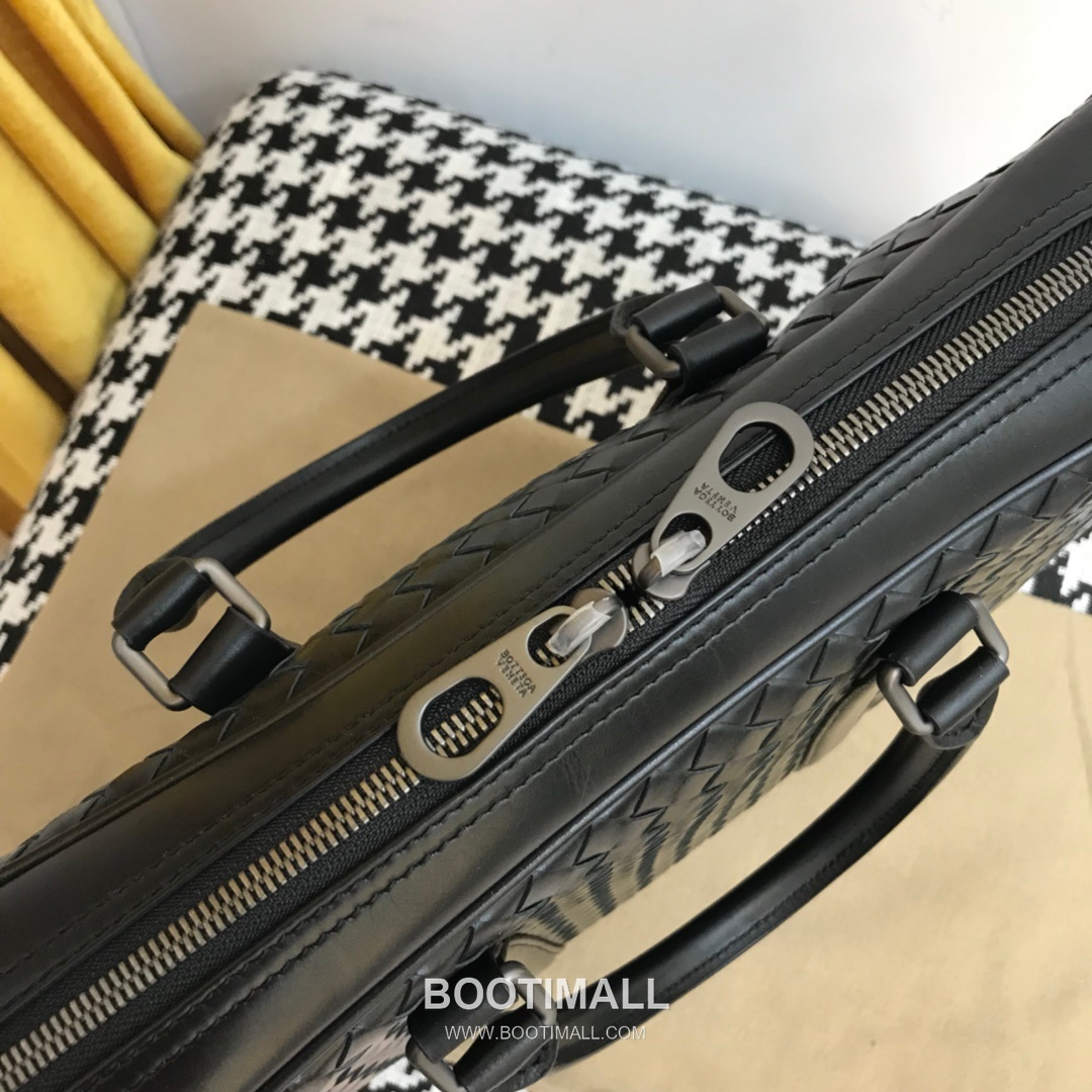 Bottega Veneta Calfskin Leather Black Top Handle Briefcase Bag 보테가베네타 카프스킨 레더 블랙 탑핸들 브리프케이스백 20191700 35cm 4