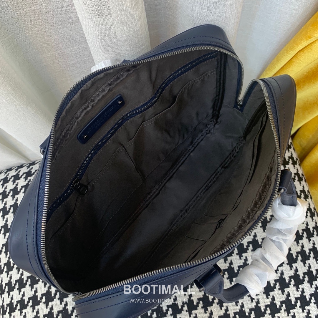 Bottega Veneta Calfskin Leather Black Top Handle Briefcase Bag 보테가베네타 카프스킨 레더 블랙 탑핸들 브리프케이스백 20191700 35cm 16