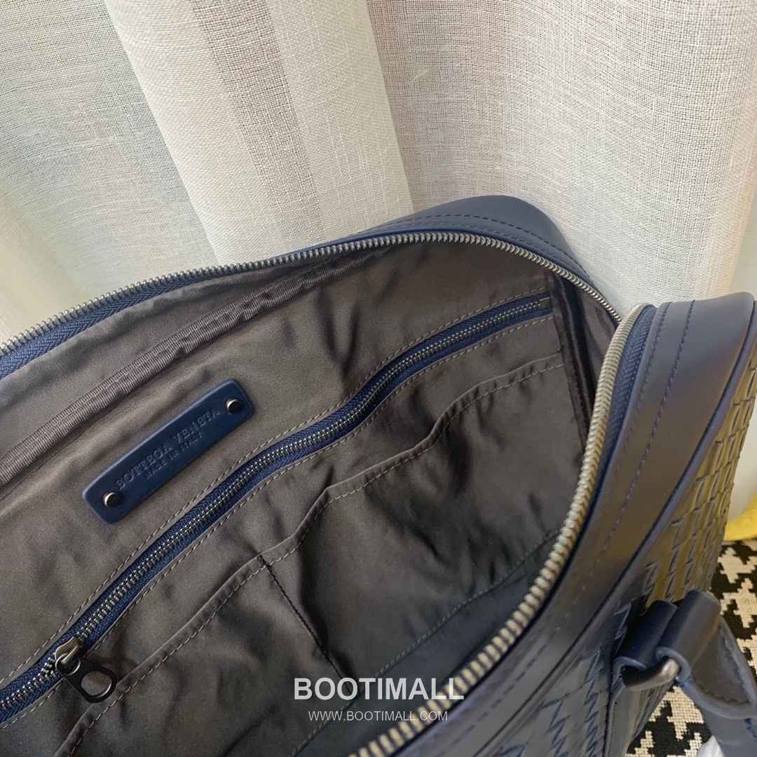 Bottega Veneta Calfskin Leather Black Top Handle Briefcase Bag 보테가베네타 카프스킨 레더 블랙 탑핸들 브리프케이스백 20191700 35cm 17