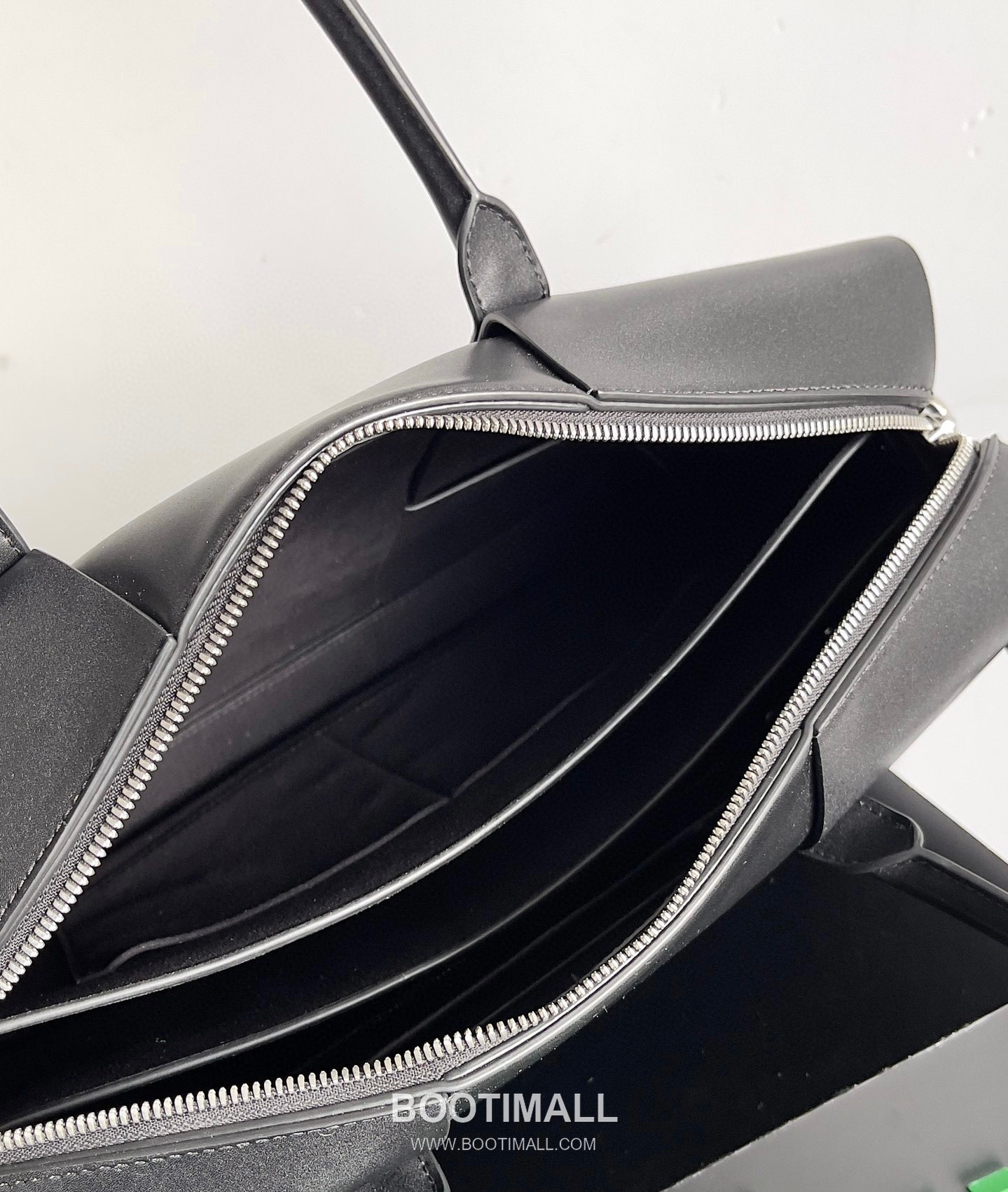 Bottega Veneta Intrecciato Calfskin Leather Black Top Handle Crossbody Briefcase Bag 보테가베네타 인트레치아토 카프스킨 레더 블랙 탑핸들 크로스바디 브리프케이스백 20191800 36cm 9