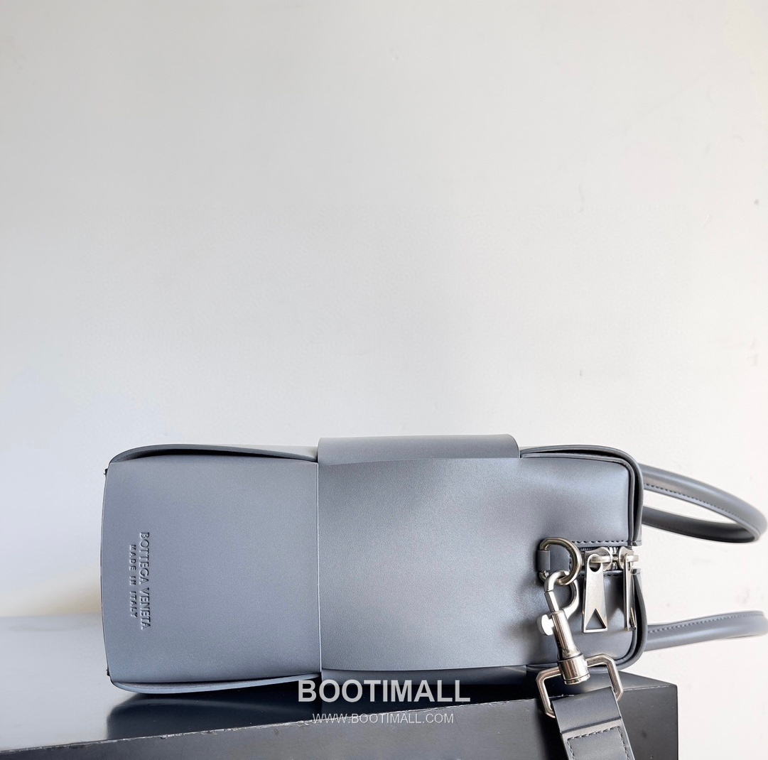 Bottega Veneta Intrecciato Calfskin Leather Black Top Handle Crossbody Briefcase Bag 보테가베네타 인트레치아토 카프스킨 레더 블랙 탑핸들 크로스바디 브리프케이스백 20191800 36cm 5