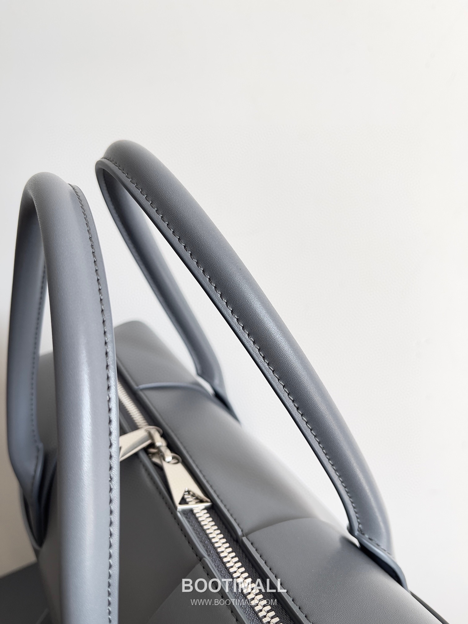 Bottega Veneta Intrecciato Calfskin Leather Black Top Handle Crossbody Briefcase Bag 보테가베네타 인트레치아토 카프스킨 레더 블랙 탑핸들 크로스바디 브리프케이스백 20191800 36cm 8