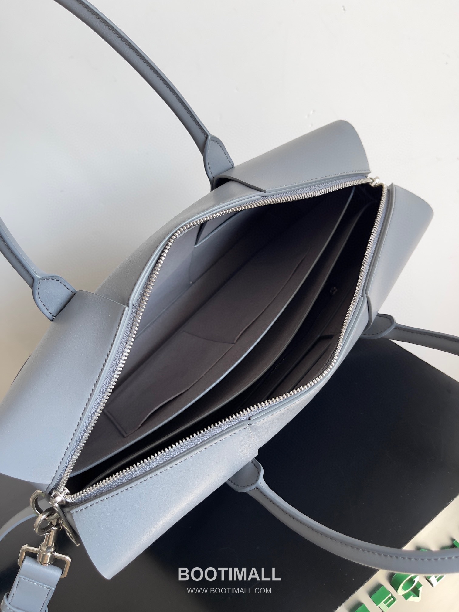 Bottega Veneta Intrecciato Calfskin Leather Black Top Handle Crossbody Briefcase Bag 보테가베네타 인트레치아토 카프스킨 레더 블랙 탑핸들 크로스바디 브리프케이스백 20191800 36cm 9