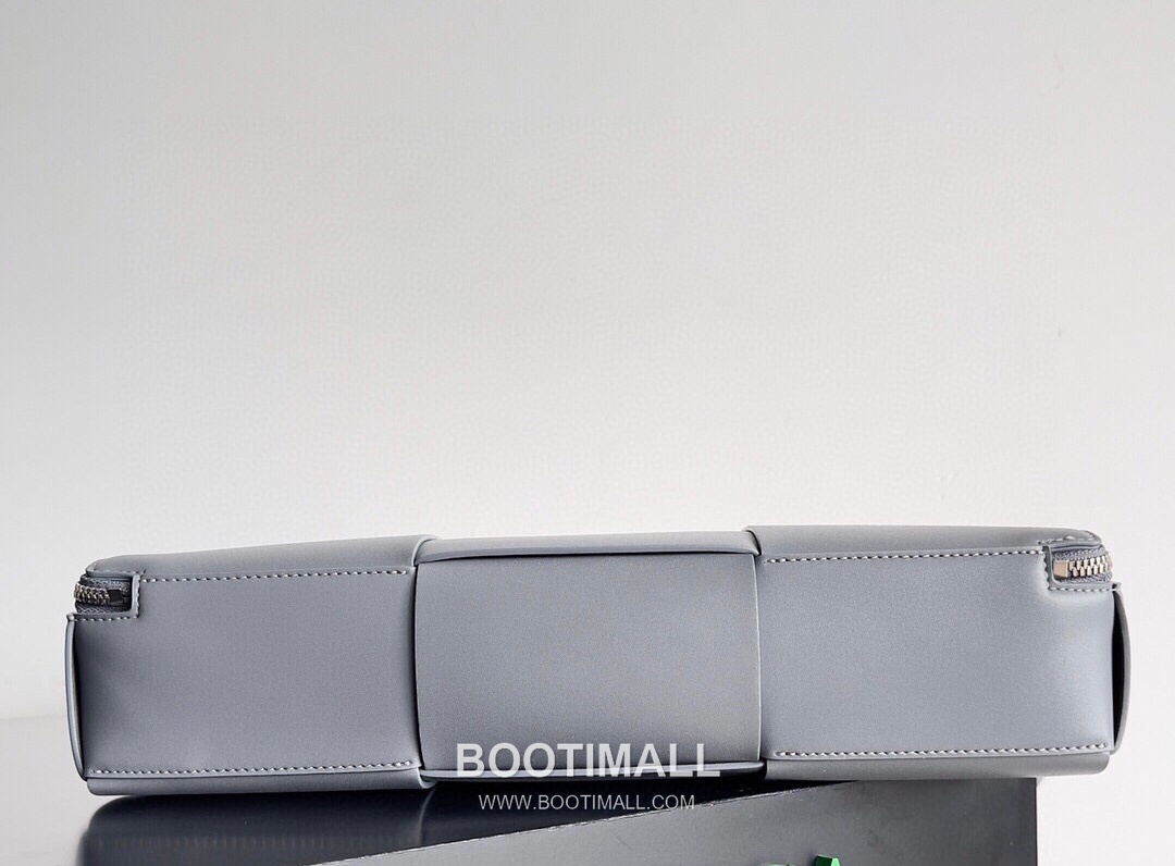 Bottega Veneta Intrecciato Calfskin Leather Black Top Handle Crossbody Briefcase Bag 보테가베네타 인트레치아토 카프스킨 레더 블랙 탑핸들 크로스바디 브리프케이스백 20191800 36cm 3