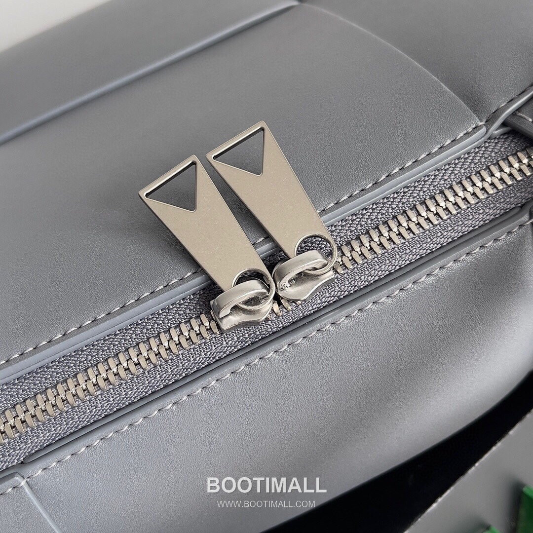 Bottega Veneta Intrecciato Calfskin Leather Black Top Handle Crossbody Briefcase Bag 보테가베네타 인트레치아토 카프스킨 레더 블랙 탑핸들 크로스바디 브리프케이스백 20191800 36cm 5