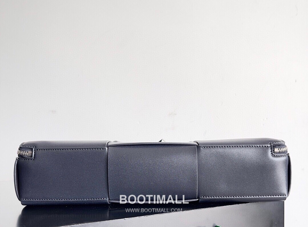 Bottega Veneta Intrecciato Calfskin Leather Black Top Handle Crossbody Briefcase Bag 보테가베네타 인트레치아토 카프스킨 레더 블랙 탑핸들 크로스바디 브리프케이스백 20191800 36cm 3