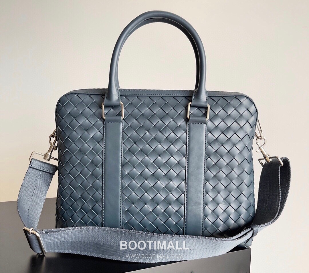 Bottega Veneta Intrecciato Calfskin Leather Black Top Handle Crossbody Briefcase Bag 보테가베네타 인트레치아토 카프스킨 레더 블랙 탑핸들 크로스바디 브리프케이스백 20191800 39cm 4