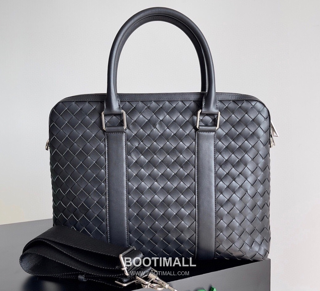 Bottega Veneta Intrecciato Calfskin Leather Black Top Handle Crossbody Briefcase Bag 보테가베네타 인트레치아토 카프스킨 레더 블랙 탑핸들 크로스바디 브리프케이스백 20191800 39cm 1