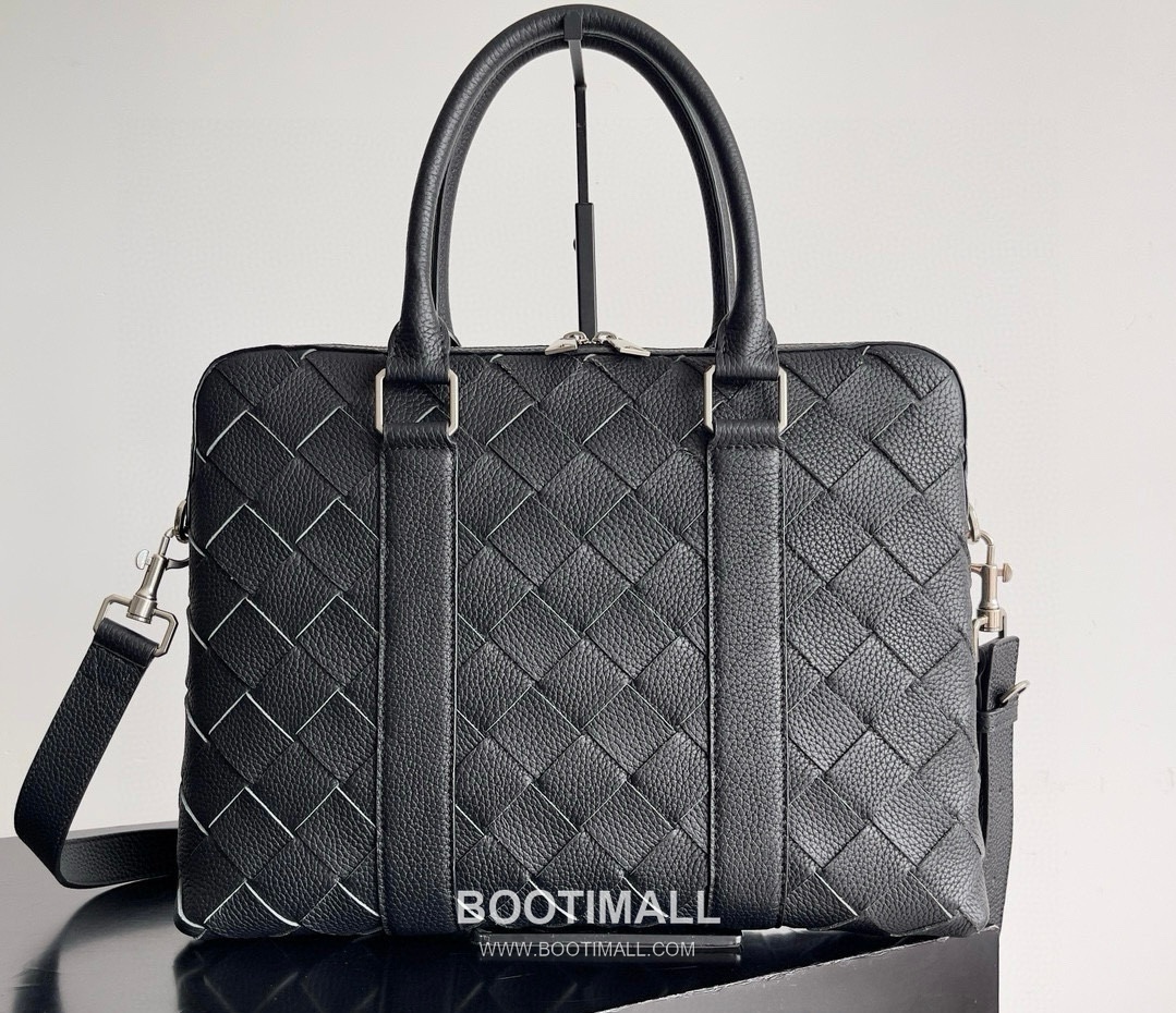 Bottega Veneta Intrecciato Grained Calfskin Leather Black Silver Hardware Briefcase Bag 보테가베네타 인트레치아토 그레인 카프스킨 레더 블랙 실버 하드웨어 브리프케이스백 36cm 7