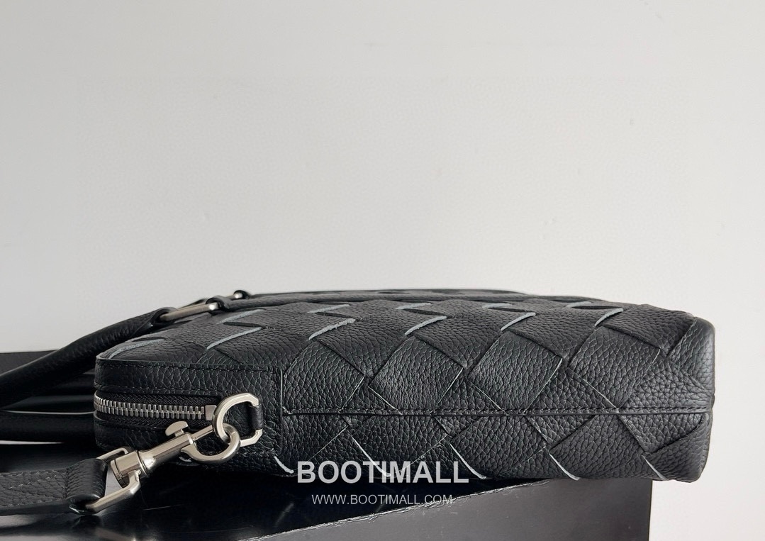 Bottega Veneta Intrecciato Grained Calfskin Leather Black Silver Hardware Briefcase Bag 보테가베네타 인트레치아토 그레인 카프스킨 레더 블랙 실버 하드웨어 브리프케이스백 36cm 8