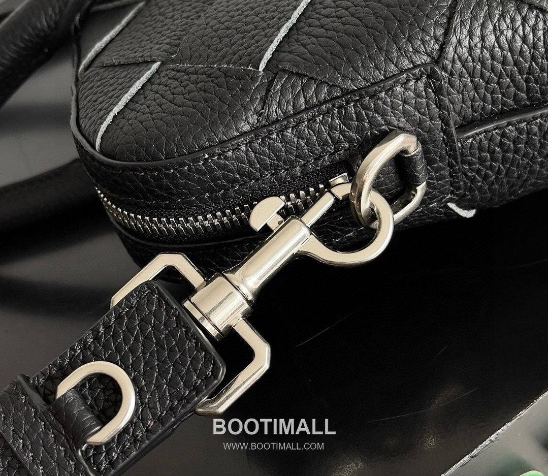 Bottega Veneta Intrecciato Grained Calfskin Leather Black Silver Hardware Briefcase Bag 보테가베네타 인트레치아토 그레인 카프스킨 레더 블랙 실버 하드웨어 브리프케이스백 36cm 12